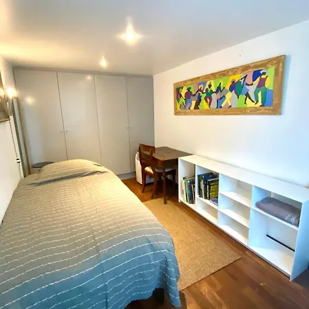 Jolie Maison Parisienne Jardin Porte De Montreuil *
