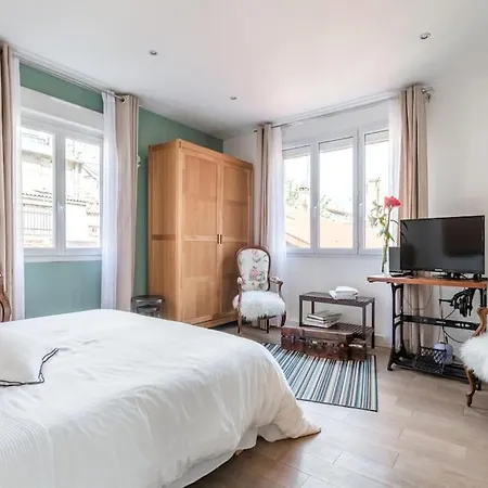 Jolie Maison Parisienne Jardin Porte De Montreuil Holiday home