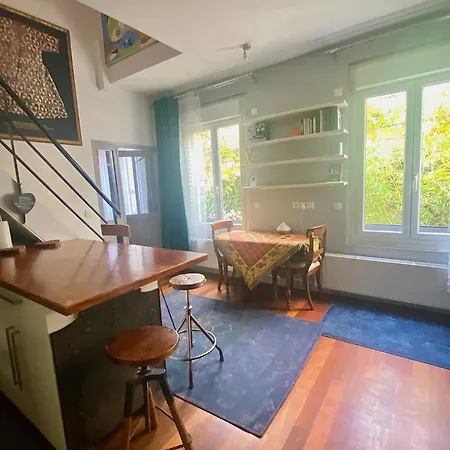 Jolie Maison Parisienne Jardin Porte De Montreuil Holiday home